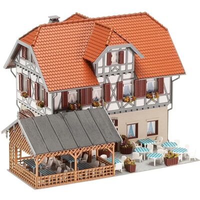 Faller L’osteria The Sonne con casa estiva - Edificio per modellini di treni - F130438 Faller L’osteria The Sonne con casa estiva - Edificio per modellini di treni - F130438