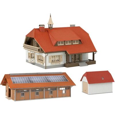 Faller Gård med Stall och Garage Kit Iv - Modellset Faller Gård med Stall och Garage Kit Iv - Modellset