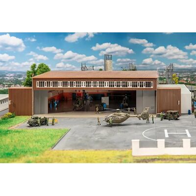 Hangar Faller z Helikopterem Zestaw Wojskowy Hangar Faller z Helikopterem Zestaw Wojskowy