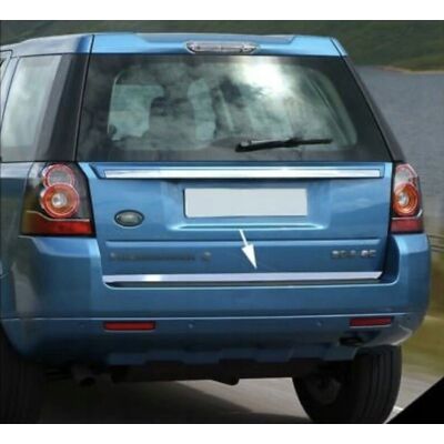 Finiture cromate per bagagliaio Land Rover Freelander II - Accento del portellone posteriore - Dettaglio auto premium Finiture cromate per bagagliaio Land Rover Freelander II - Accento del portellone posteriore - Dettaglio auto premium