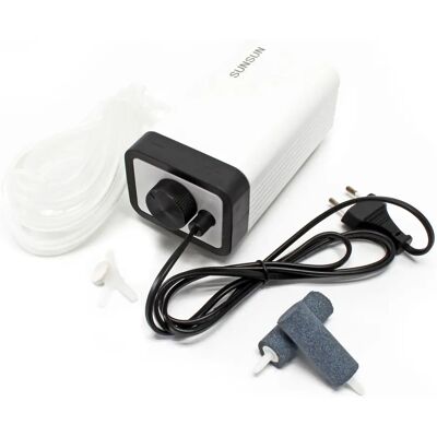 SunSun - Teich- und Aquarium-Belüfterpumpe - 2x2,8 L/min - 4W SunSun - Teich- und Aquarium-Belüfterpumpe - 2x2,8 L/min - 4W