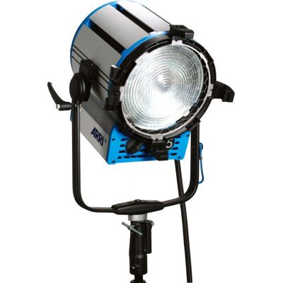 ARRI True Blue T5 - 5000W - Éclairage Studio - Publicité ARRI True Blue T5 - 5000W - Éclairage Studio - Publicité
