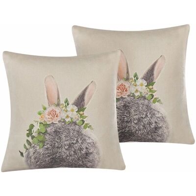 Beliani Ensemble de 2 Coussins en Coton Taupe avec Lapin de Pâques - Publicité Beliani Ensemble de 2 Coussins en Coton Taupe avec Lapin de Pâques - Publicité