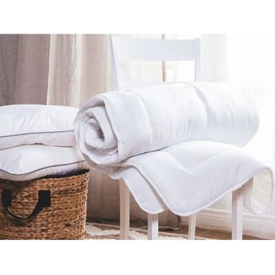 Beliani Mikrokuitu Polyester Täyte - 155x200 cm - Torkkupeite Beliani Mikrokuitu Polyester Täyte - 155x200 cm - Torkkupeite