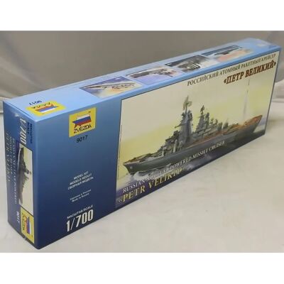 Kit modello incrociatore russo Pyotr Velikij - Scala 1/700 Kit modello incrociatore russo Pyotr Velikij - Scala 1/700