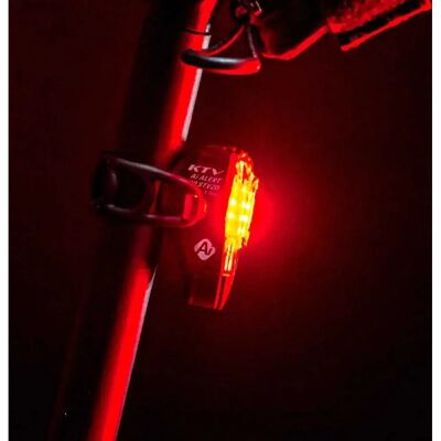 Lezyne Leuchte PRO Ai Alert Rot - Fahrradbeleuchtung Lezyne Leuchte PRO Ai Alert Rot - Fahrradbeleuchtung