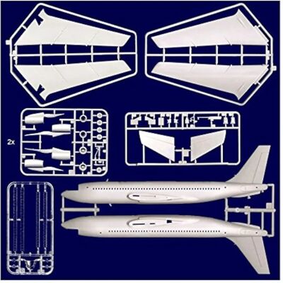 Roden Boeing 720 Starship 1 Elton John Tower 1974 - Flugzeugmodell-Kit Roden Boeing 720 Starship 1 Elton John Tower 1974 - Flugzeugmodell-Kit