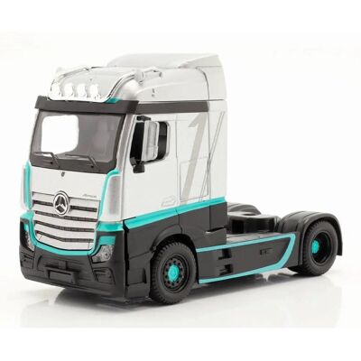 Bburago MB Actros Gigaspace - Model Tahač s Přizpůsobenými Kabinami Bburago MB Actros Gigaspace - Model Tahač s Přizpůsobenými Kabinami