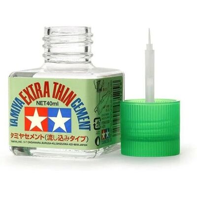 Tamiya Modellkleber - 40ml - Schnelltrocknend, Zuverlässige Haftung Tamiya Modellkleber - 40ml - Schnelltrocknend, Zuverlässige Haftung
