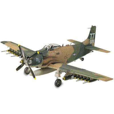 Tamiya Douglas A-1J Skyraider 1/48 Lentokonemalli Tamiya Douglas A-1J Skyraider 1/48 Lentokonemalli