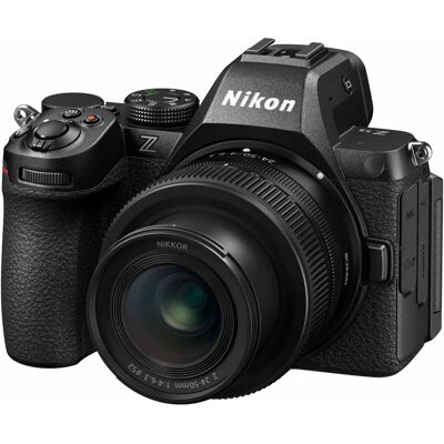 Nikon Z5 II + Nikkor Z 24-50mm f/4-6.3 - Camera Nikon Z5 II + Nikkor Z 24-50mm f/4-6.3 - Camera