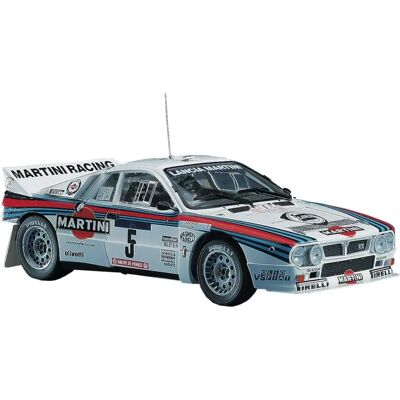 Kit maquette Hasegawa Lancia 037 Rally 1984 Tour de Corse - 1:24 - Publicité Kit maquette Hasegawa Lancia 037 Rally 1984 Tour de Corse - 1:24 - Publicité