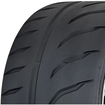 Pneu Toyo Tires PROXES R888R 205/50ZR15 - Voiture - Publicité Pneu Toyo Tires PROXES R888R 205/50ZR15 - Voiture - Publicité