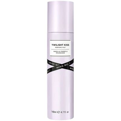 Miss So...? Brume de Parfum Twilight Kiss - 140ml - Publicité Miss So...? Brume de Parfum Twilight Kiss - 140ml - Publicité