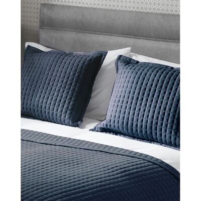 Belledorm - Crompton Throw - 150cm x 200cm - Throw Belledorm - Crompton Throw - 150cm x 200cm - Throw