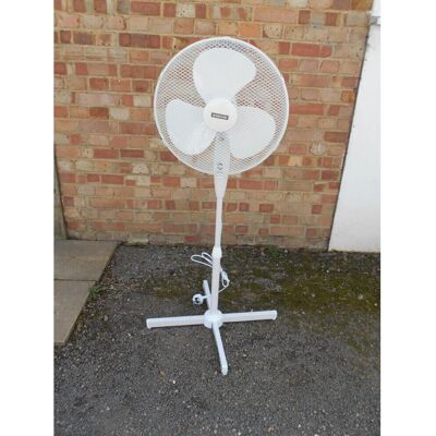 Status 16" Oscillating White Stand Fan - Stand Fan Status 16" Oscillating White Stand Fan - Stand Fan