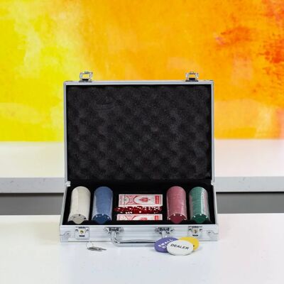 Global Gizmos 200pc Poker Set - Chips, Cards, Dice - Aluminium Case Global Gizmos 200pc Poker Set - Chips, Cards, Dice - Aluminium Case