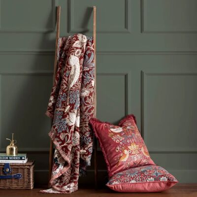 William Morris Morris & Co. Strawberry Thief Jacquard 130cm x 170cm Throw Berry - Throw William Morris Morris & Co. Strawberry Thief Jacquard 130cm x 170cm Throw Berry - Throw