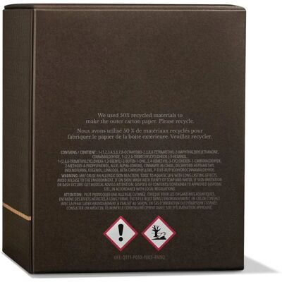 Lumanare parfumata Molton Brown Oudh Accord & Gold - 190g Lumanare parfumata Molton Brown Oudh Accord & Gold - 190g