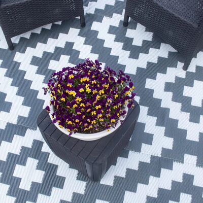 Valiant Geo Grey Outdoor Rug 1.7m x 0.6m Valiant Geo Grey Outdoor Rug 1.7m x 0.6m