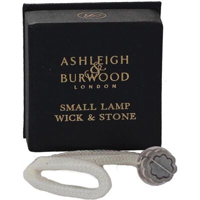 Ensemble de mèche et pierre de rechange Ashleigh & Burwood - Accessoires - Publicité Ensemble de mèche et pierre de rechange Ashleigh & Burwood - Accessoires - Publicité