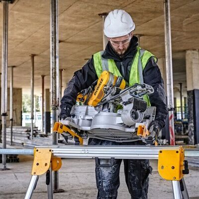 DeWalt DE7033 Kestävä Kierto- ja Ruutusahan Seisontatuki - Kannettava, Laajennettava DeWalt DE7033 Kestävä Kierto- ja Ruutusahan Seisontatuki - Kannettava, Laajennettava
