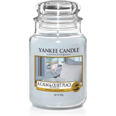 Grande Bougie Bleue Yankee Candle - Un Endroit Calme et Silencieux - Publicité Grande Bougie Bleue Yankee Candle - Un Endroit Calme et Silencieux - Publicité