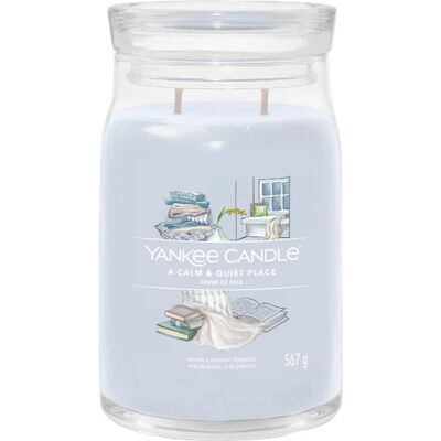 Yankee Candle - Signature Kaars A Calm & Quiet Place - Bloem Grijs 567g - Kaars Yankee Candle - Signature Kaars A Calm & Quiet Place - Bloem Grijs 567g - Kaars