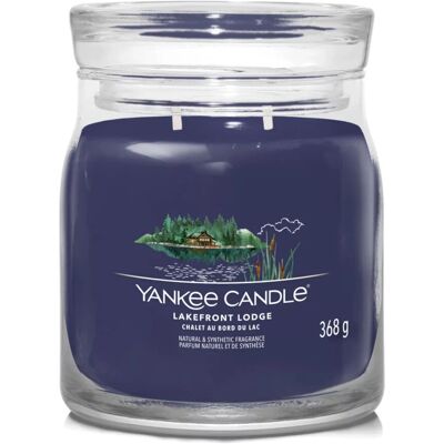 Yankee Candle Lakefront Lodge Bougie Bleue - Moyenne, 368g - Publicité Yankee Candle Lakefront Lodge Bougie Bleue - Moyenne, 368g - Publicité