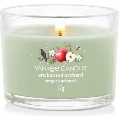 Yankee Candle Lumottu Marjapuu Votiv - Tuoksukynttilä Yankee Candle Lumottu Marjapuu Votiv - Tuoksukynttilä