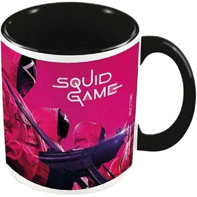Mug rose de Squid Game des hommes masqués de Netflix - Mug - Publicité Mug rose de Squid Game des hommes masqués de Netflix - Mug - Publicité
