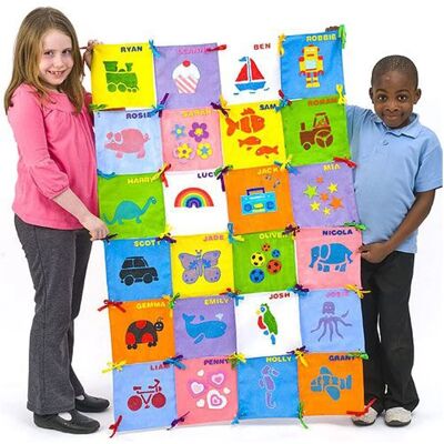 Marke Modell - Stoffquadrate Wandbehang - Kreative Bastelidee Marke Modell - Stoffquadrate Wandbehang - Kreative Bastelidee