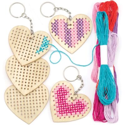 Houten hart kruissteek sleutelhanger set - 7cm - Knutselpakket Houten hart kruissteek sleutelhanger set - 7cm - Knutselpakket