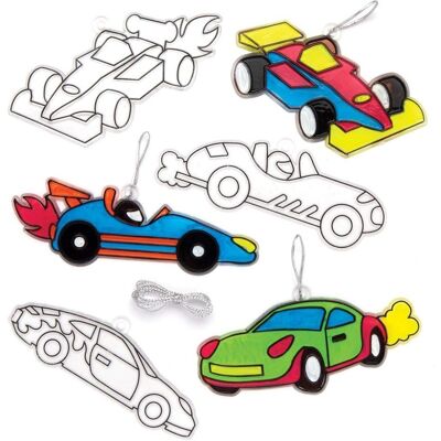 Sada 8 závěsných dekorací s motivem závodních aut Baker Ross Sada 8 závěsných dekorací s motivem závodních aut Baker Ross
