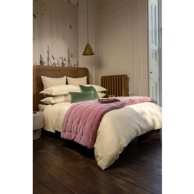 Christy - 400TC Luxury Sateen - Duvet Cover - King - Gold Christy - 400TC Luxury Sateen - Duvet Cover - King - Gold