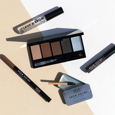 MUA Makeup Academy Brow Define - Savon pour sourcils - Publicité MUA Makeup Academy Brow Define - Savon pour sourcils - Publicité