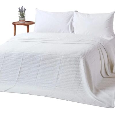 Homescapes Organic Cotton Waffle Blanket - 228 x 228 cm Homescapes Organic Cotton Waffle Blanket - 228 x 228 cm
