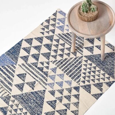 Tapis Homescapes Delphi tissé à la main en coton bleu et blanc - Tapis - Publicité Tapis Homescapes Delphi tissé à la main en coton bleu et blanc - Tapis - Publicité