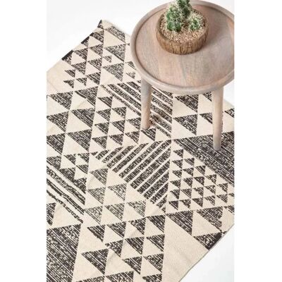 Tapis Géométrique en Noir et Blanc en Coton de Homescapes - Tapis - Publicité Tapis Géométrique en Noir et Blanc en Coton de Homescapes - Tapis - Publicité