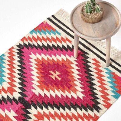 Tapis en Laine Kilim Homescapes Manila Tissé à la Main Rose, Orange et Blanc avec Motif Diamant Multicolore - Tapis - Publicité Tapis en Laine Kilim Homescapes Manila Tissé à la Main Rose, Orange et Blanc avec Motif Diamant Multicolore - Tapis - Publicité