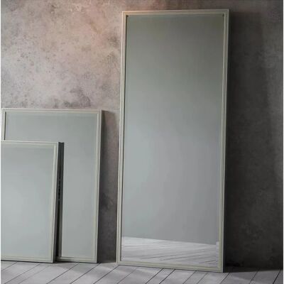 Brand Model - Leaner Style Mirror Brand Model - Leaner Style Mirror