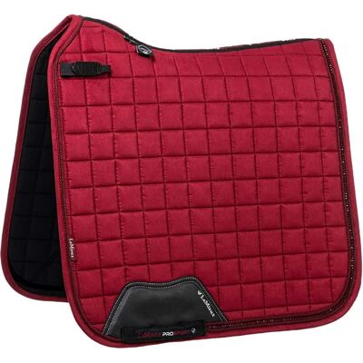 Lemieux Diamante Square - Tapis de dressage burgundy - Publicité Lemieux Diamante Square - Tapis de dressage burgundy - Publicité