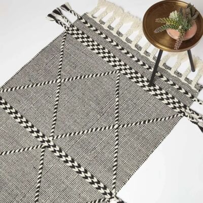 Tapis en laine noir et blanc Homescapes - Motif géométrique Edessa - Publicité Tapis en laine noir et blanc Homescapes - Motif géométrique Edessa - Publicité