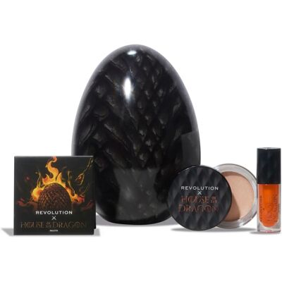 Ensemble de Maquillage Revolution House of Dragon - 3 Pièces - Publicité Ensemble de Maquillage Revolution House of Dragon - 3 Pièces - Publicité