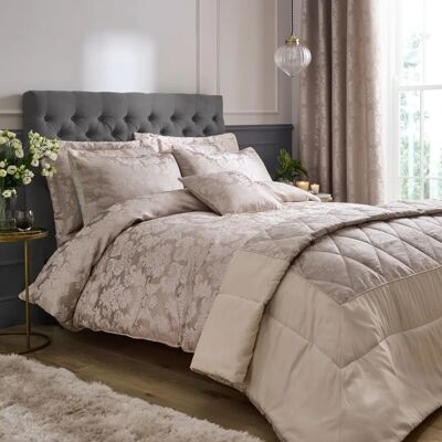 Catherine Lansfield Damask-Jacquard Set with Duvet & Pillowcases - Bedding Set Catherine Lansfield Damask-Jacquard Set with Duvet & Pillowcases - Bedding Set