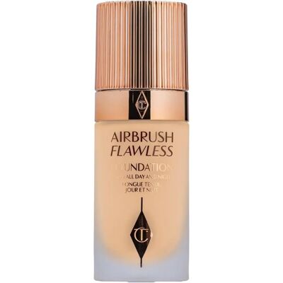 Charlotte Tilbury Airbrush Flawless Foundation Model 7 Neutral - Full Coverage, Natural Matte Finish - 30ml Charlotte Tilbury Airbrush Flawless Foundation Model 7 Neutral - Full Coverage, Natural Matte Finish - 30ml