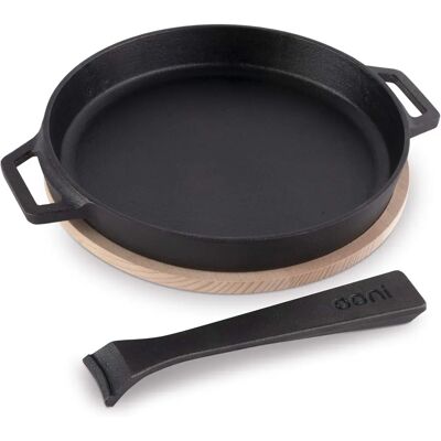 Ooni Gusseisenpizza Pfanne - 23cm, Schwarz, Mit Holzbasis Ooni Gusseisenpizza Pfanne - 23cm, Schwarz, Mit Holzbasis