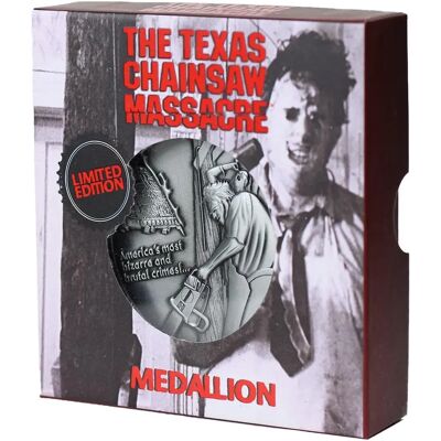 Fanattik Texas Chainsaw Limited Edition Medallion - Heavy embossing, numbered, display stand, box - Medallion Fanattik Texas Chainsaw Limited Edition Medallion - Heavy embossing, numbered, display stand, box - Medallion