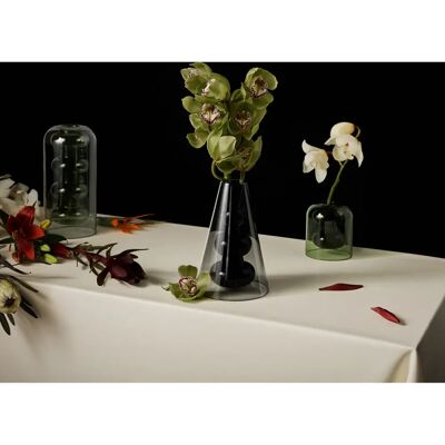 Vase Bump Tom Dixon - Vert - Verre - 27cm - Design Sculptural - Publicité Vase Bump Tom Dixon - Vert - Verre - 27cm - Design Sculptural - Publicité