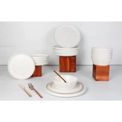 Cosy & Trendy - Punto-Serie - White - Dinnerware set - Publicité Cosy & Trendy - Punto-Serie - White - Dinnerware set - Publicité